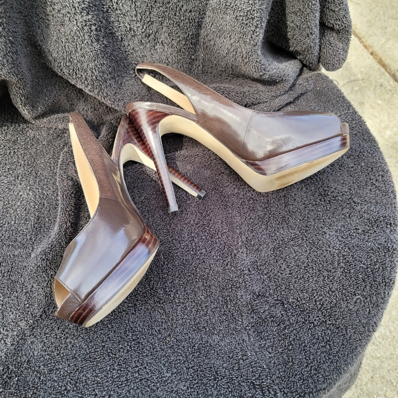 Womens Guess Brown heels - Picture 3 of 7